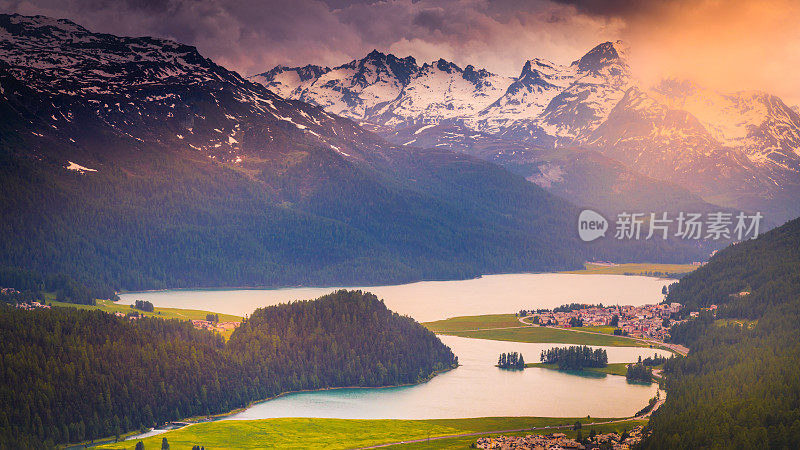 日落时分，西尔瓦普拉纳和马洛加上方的高山景观- Muottas Muragl -瑞士
